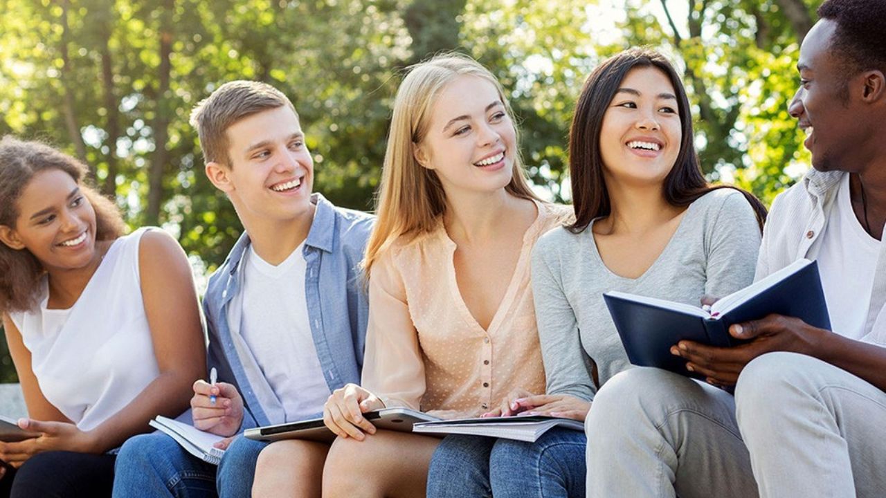 La gloria de los jóvenes y la honra de los ancianos